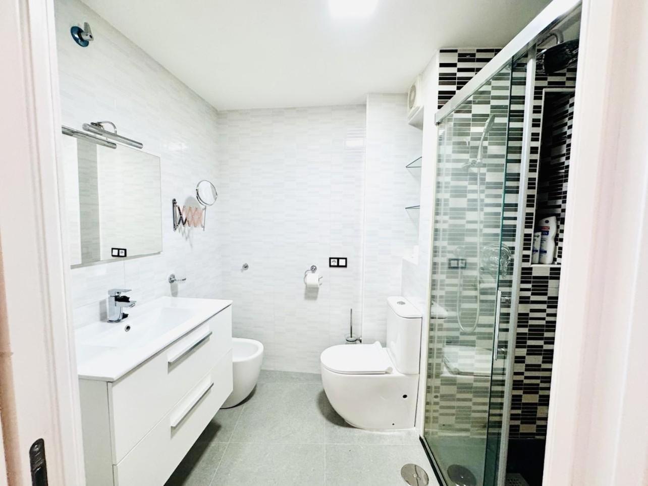 Family Apartment In The Malaga City Center Екстер'єр фото